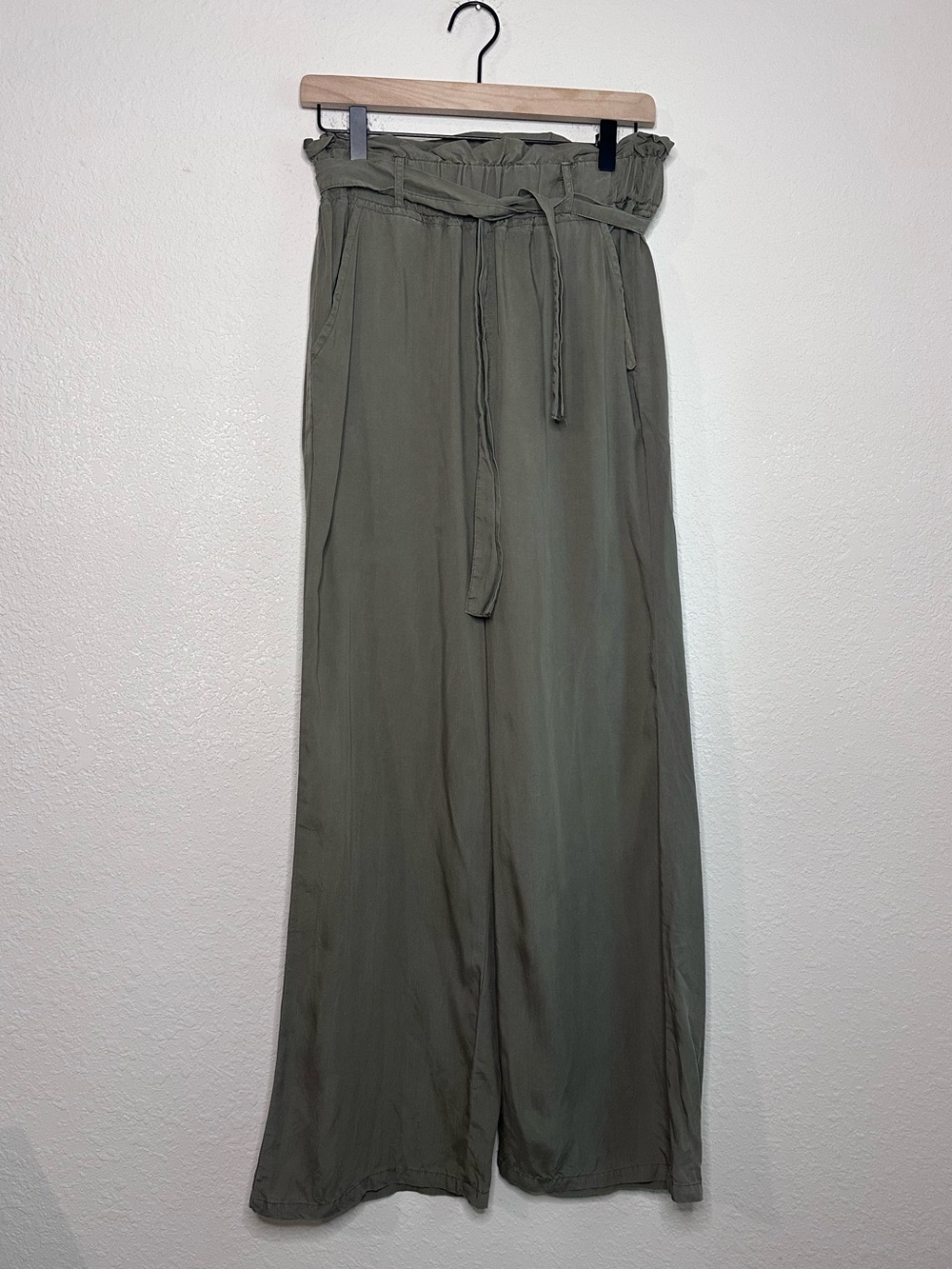 Miami Olive Green Paperbag Wide Leg Pants Size Small